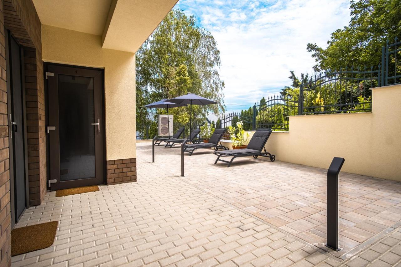 Kiss-Henezi Guest House Keszthely Exterior foto